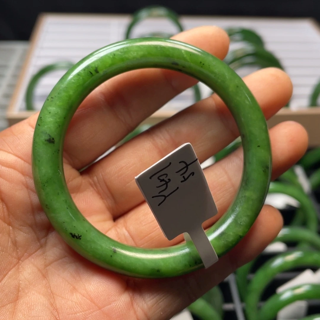 和田玉（碧玉）手镯未镶嵌瑕疵款