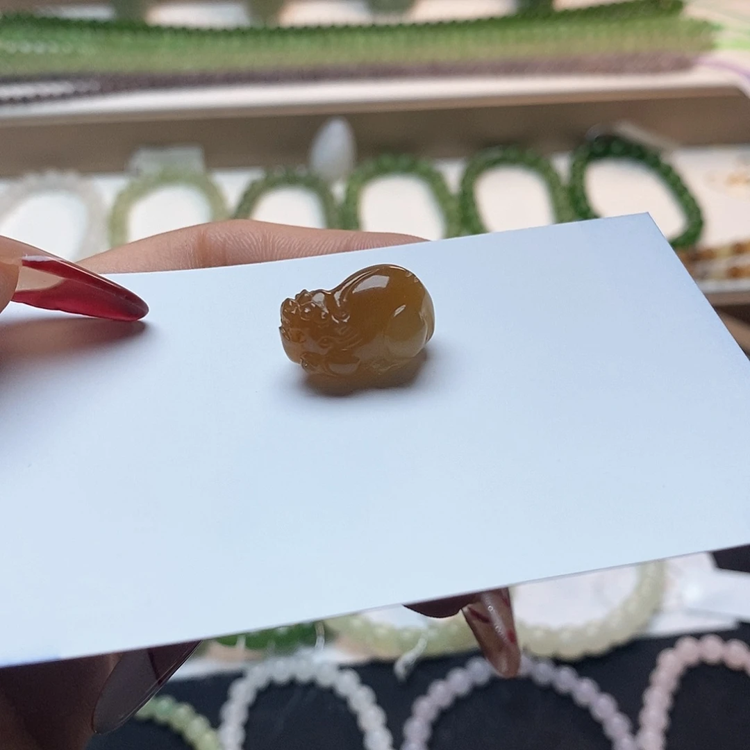 和田玉颈饰未镶嵌黄金糖貔貅