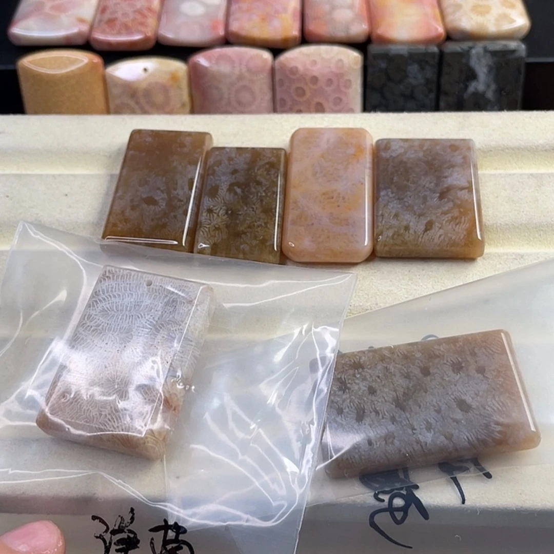 【闪购商品】硅化玉吊坠(赠链)未镶嵌洋**圈