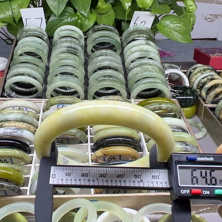 蛇纹石玉未镶嵌手镯78