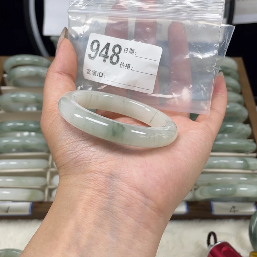 石英质玉（天山翠）未镶嵌手镯