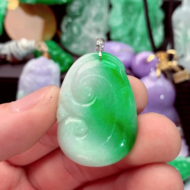 吊坠(不含链)未镶嵌翡翠