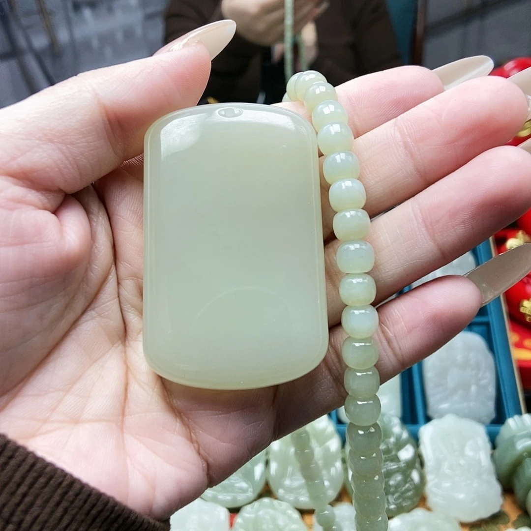 和田玉颈饰未镶嵌宋*辉