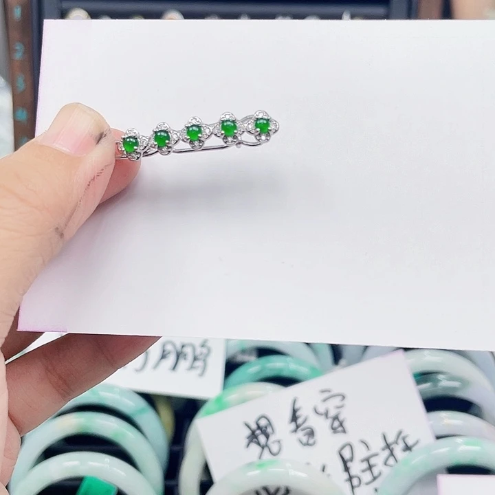 翡翠手镯未镶嵌天然翡翠A货