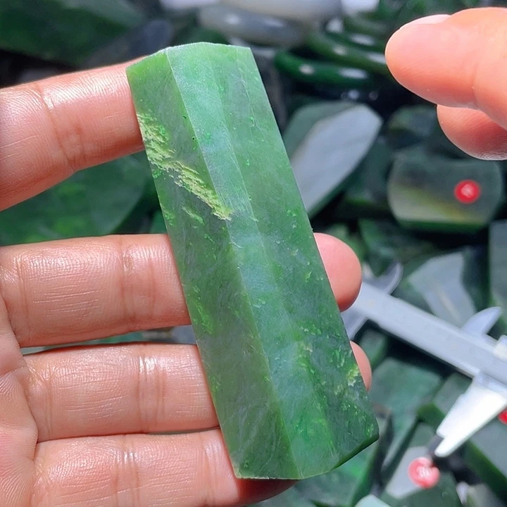 和田玉（碧玉）未镶嵌手镯