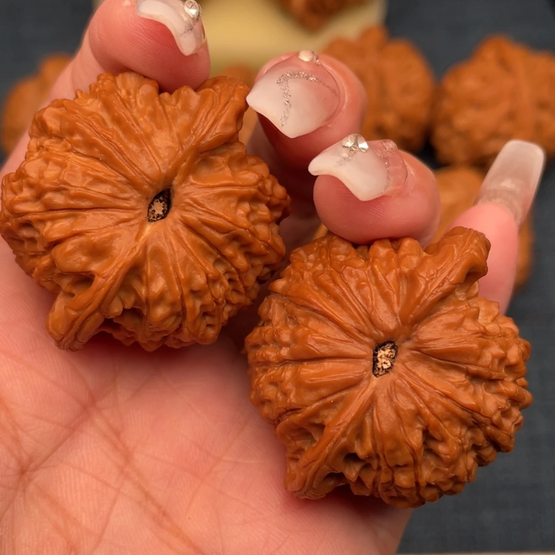 星***星把件文玩核桃41全品血麒麟。