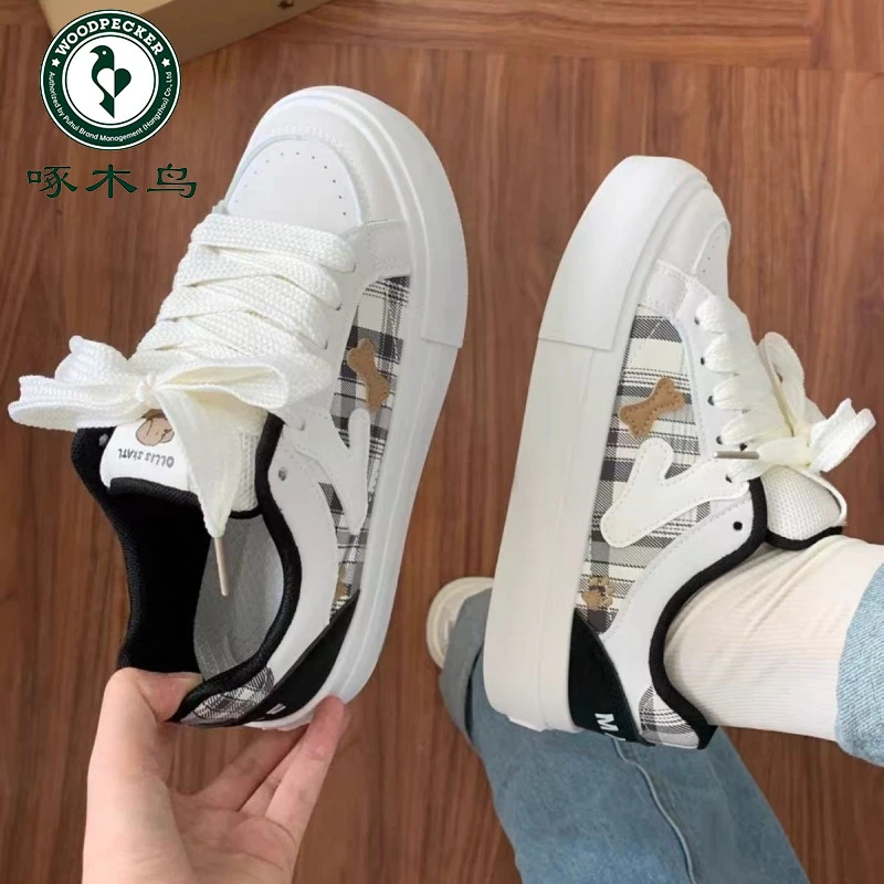 啄木鸟超火百搭小白鞋女配裙子2025秋季新款厚底板鞋子潮面包鞋