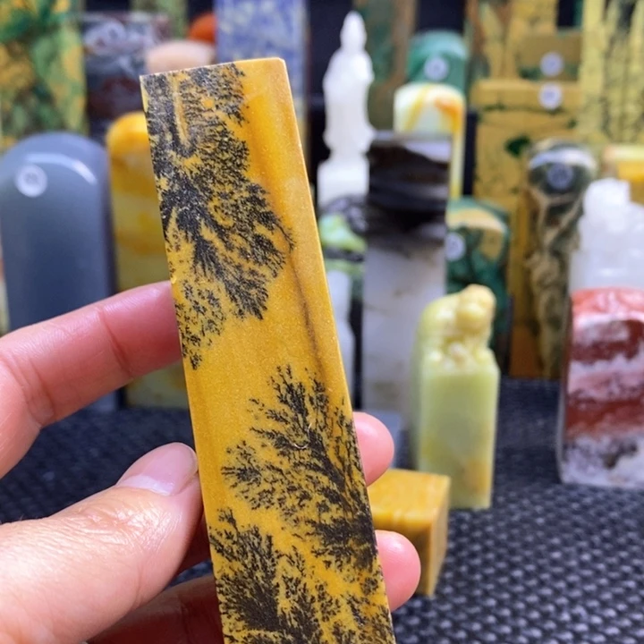 云南石吕*辉青田石印章石