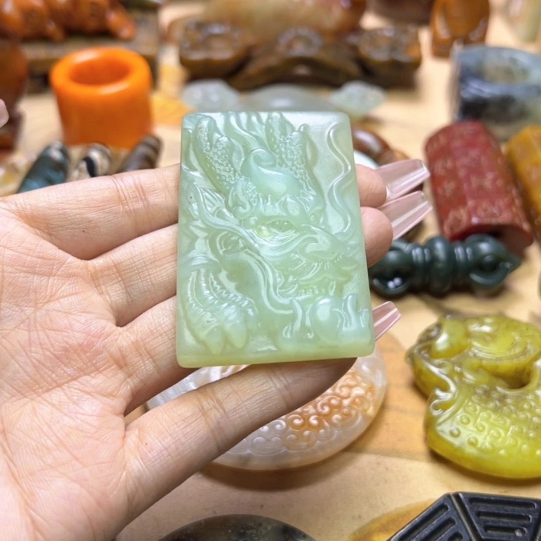 【闪购商品】蛇纹石玉颈饰未镶嵌