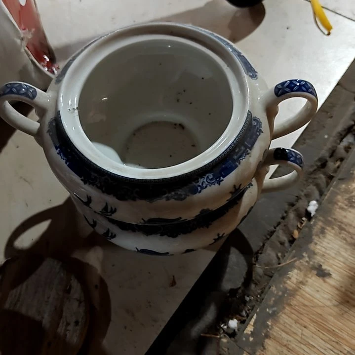瓷片陶瓷盘子碗啥都有
