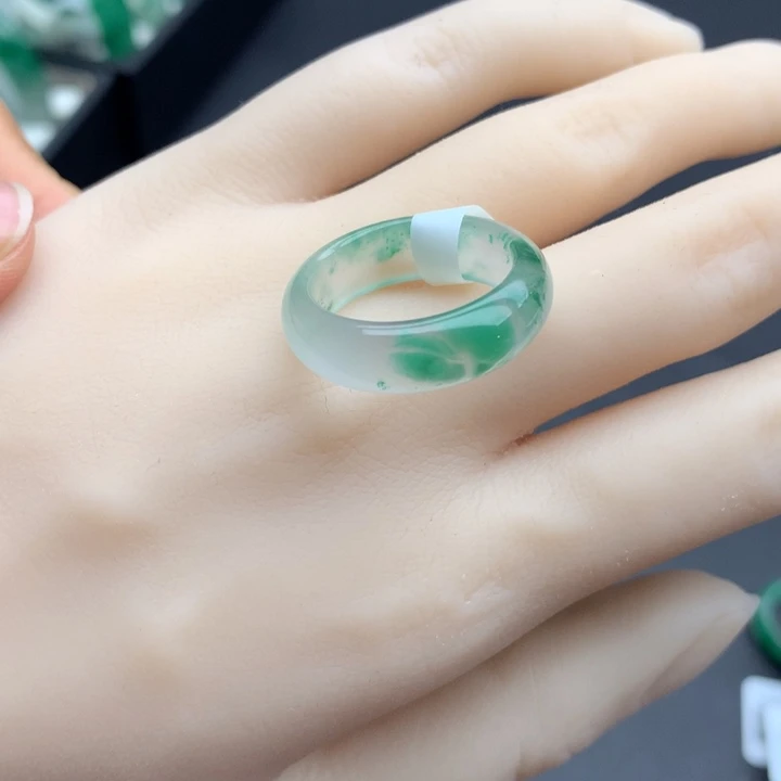 石英质玉戒指未镶嵌