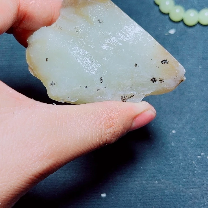 和田玉（糖玉）未镶嵌珠宝奇石