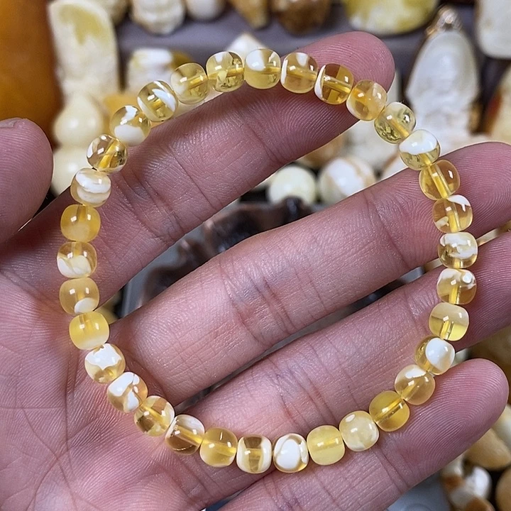 琥珀裸石未镶嵌我