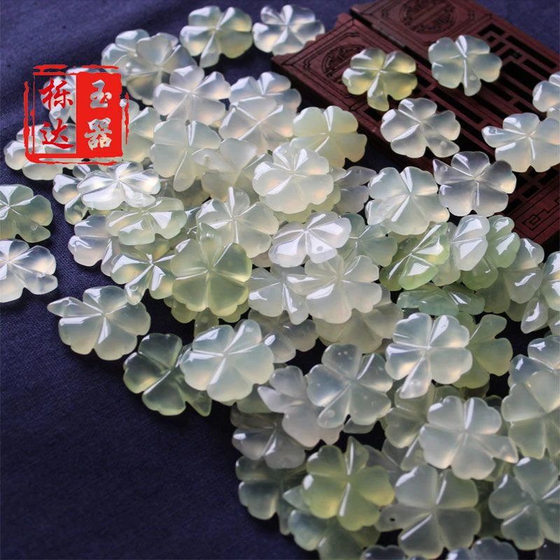 岫玉吊坠四叶草吊坠冰透岫玉吊坠