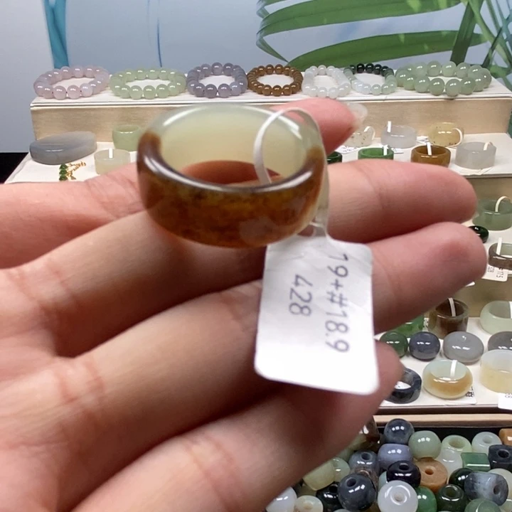 和田玉未镶嵌戒指