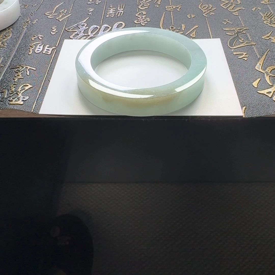 未镶嵌翡翠手镯定制翡翠