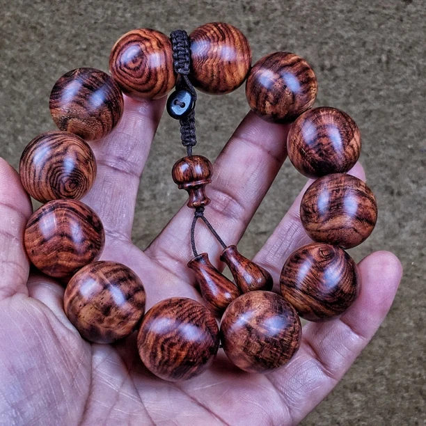 海黄油梨老料手串2.0 满虎皮纹水波重量53.9克