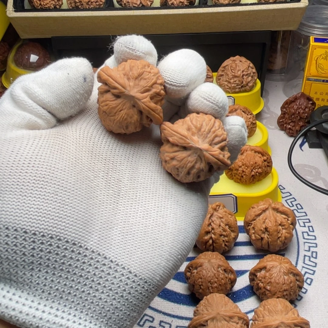 泽***鸿文玩核桃吊坠文玩核桃