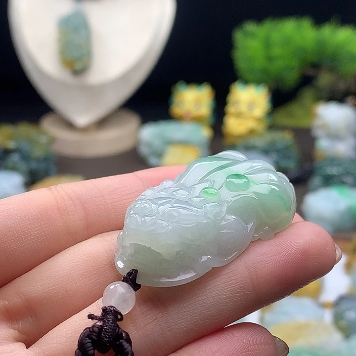 翡翠未镶嵌颈饰貔貅7