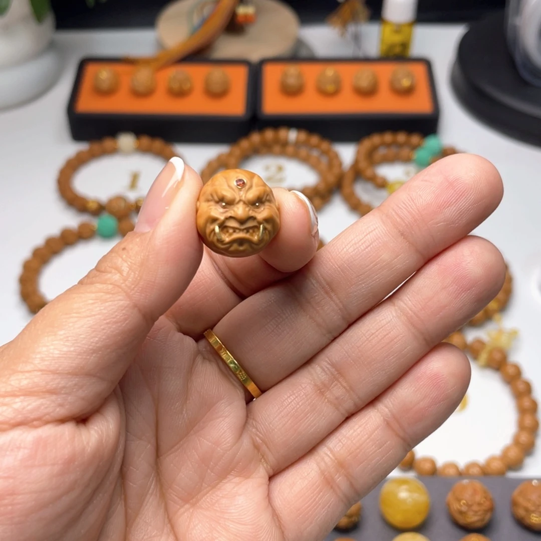 是***呀猴头核桃手串单颗獠牙