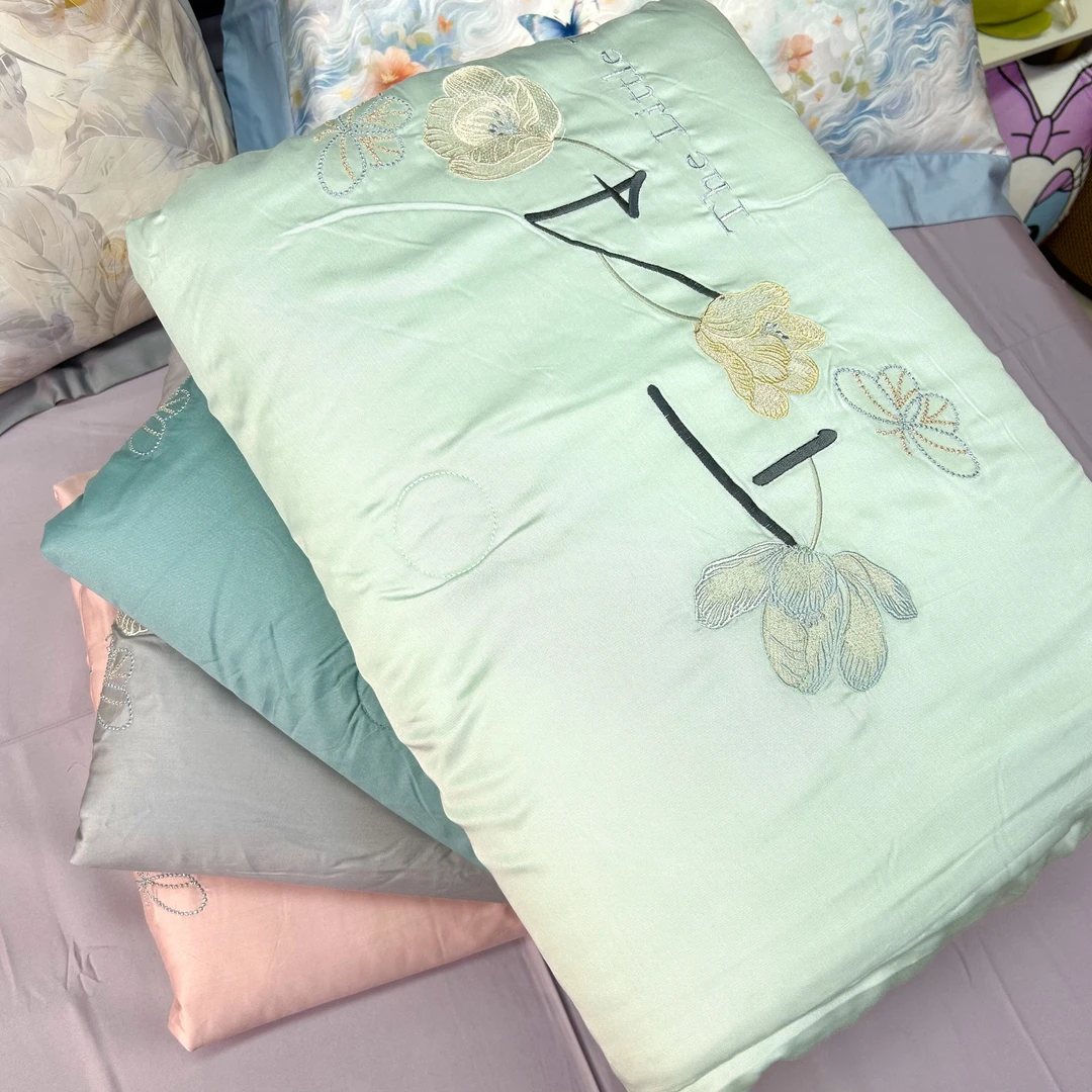 天丝绣花夏被空调被 莱赛尔刺绣包边夏凉被柔软透气可机洗