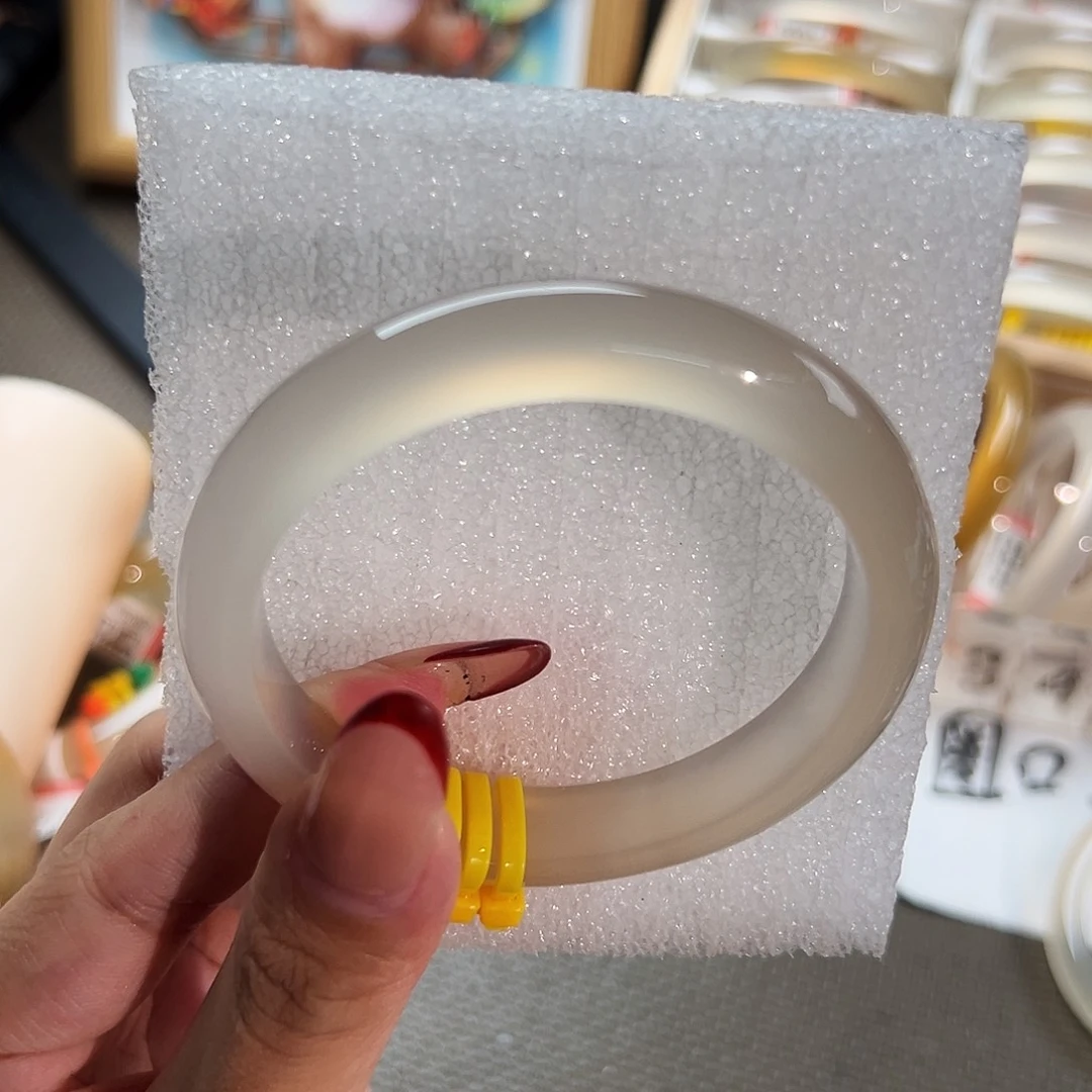 A***y手镯玛瑙/玉髓未镶嵌