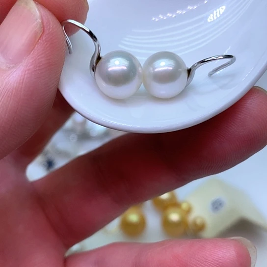 银S925镶嵌淡水珍珠耳饰
