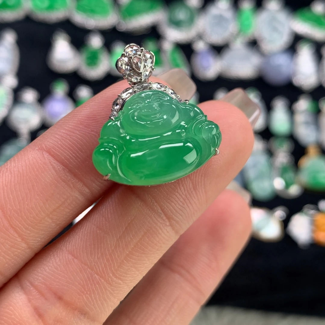 翡翠18K金镶嵌颈饰