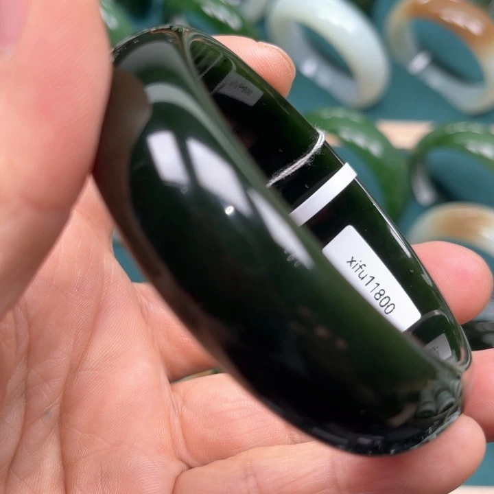 和田玉（碧玉）手镯未镶嵌