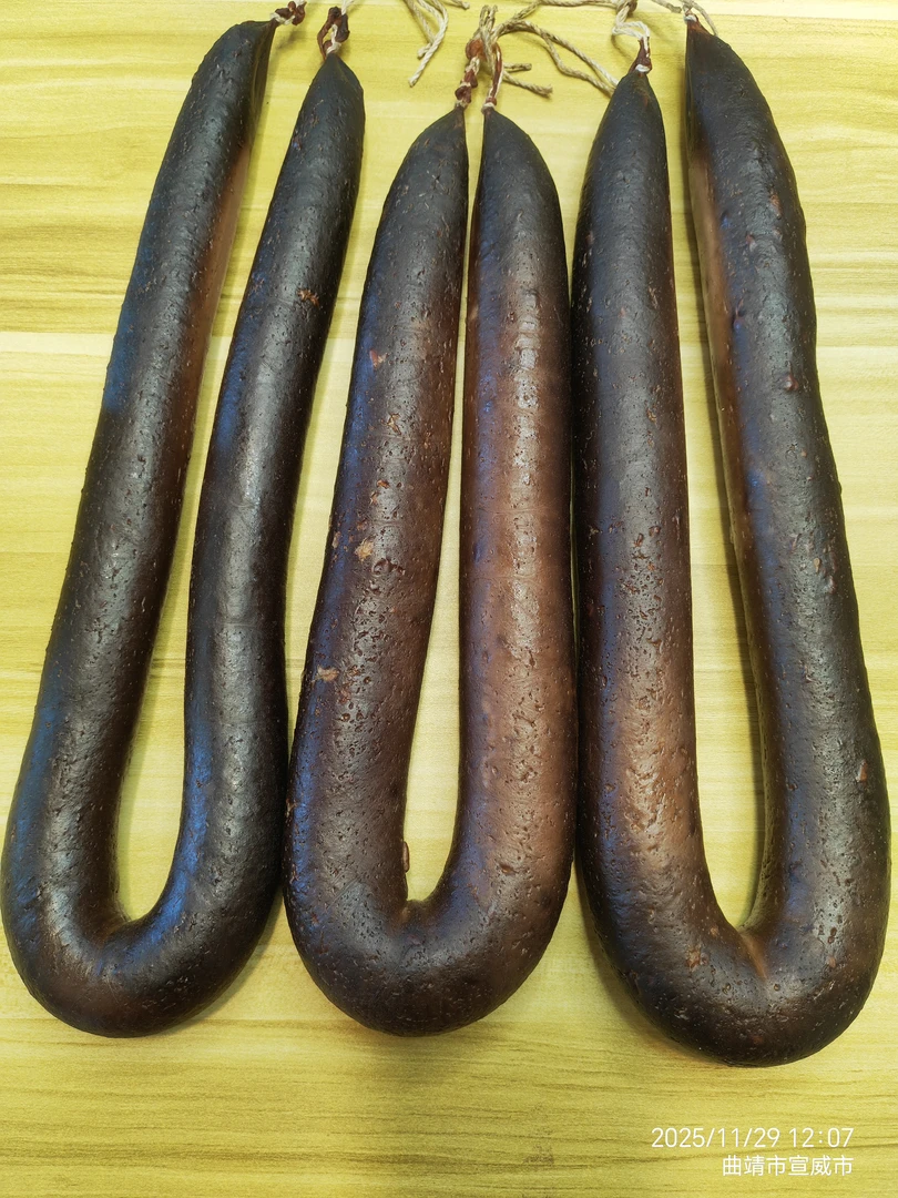 云南特产宣威乡村特色猪血豆腐肠