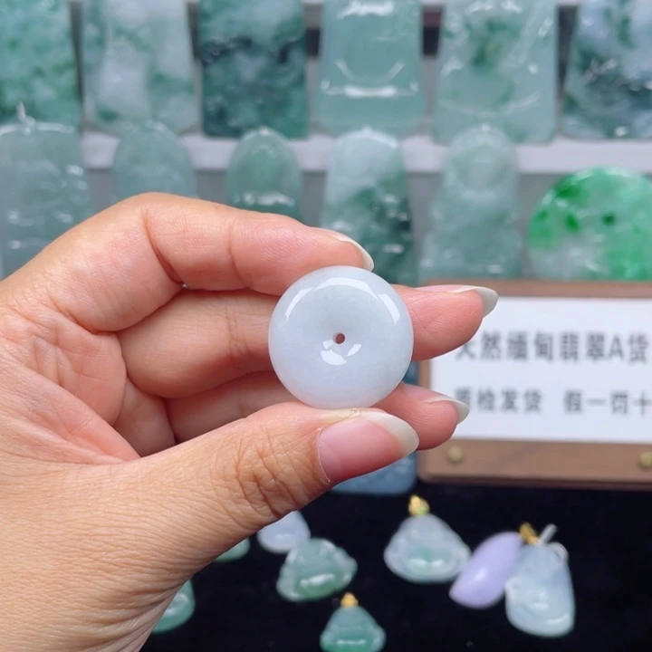 颈饰未镶嵌翡翠扣子