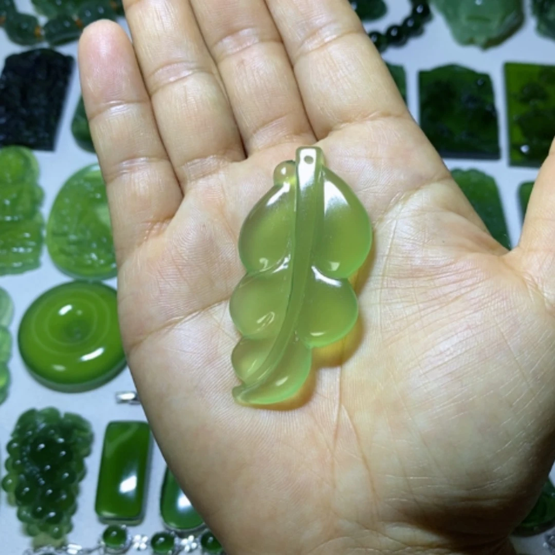 【闪购商品】未镶嵌蛇纹石玉颈饰