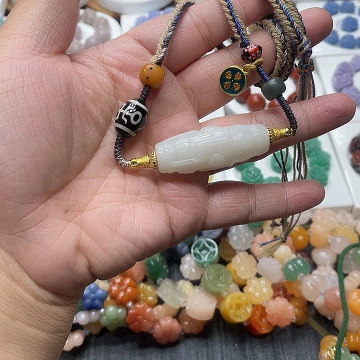 石英质玉（非洲翠）合金手串