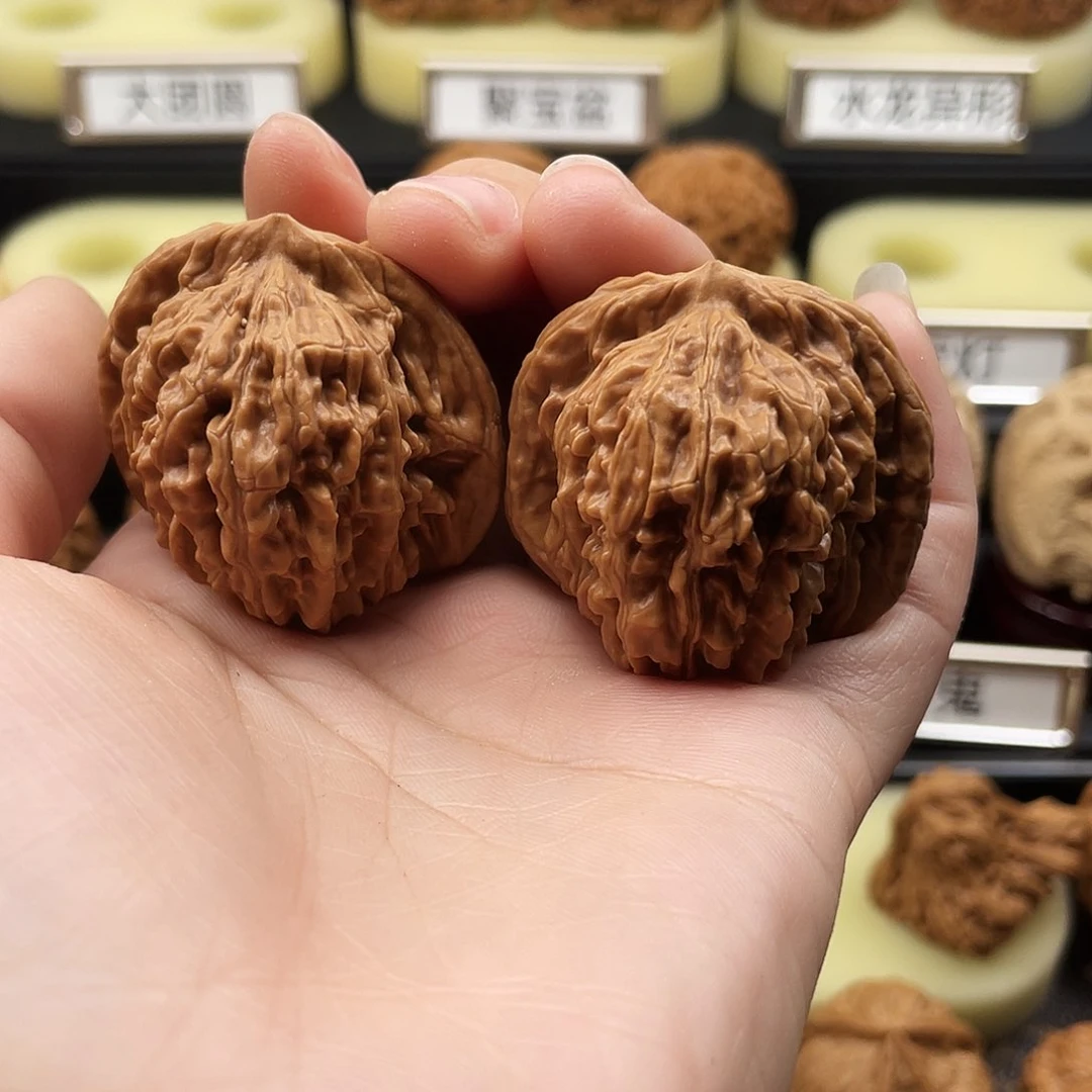 文玩核桃把件依*四座楼203