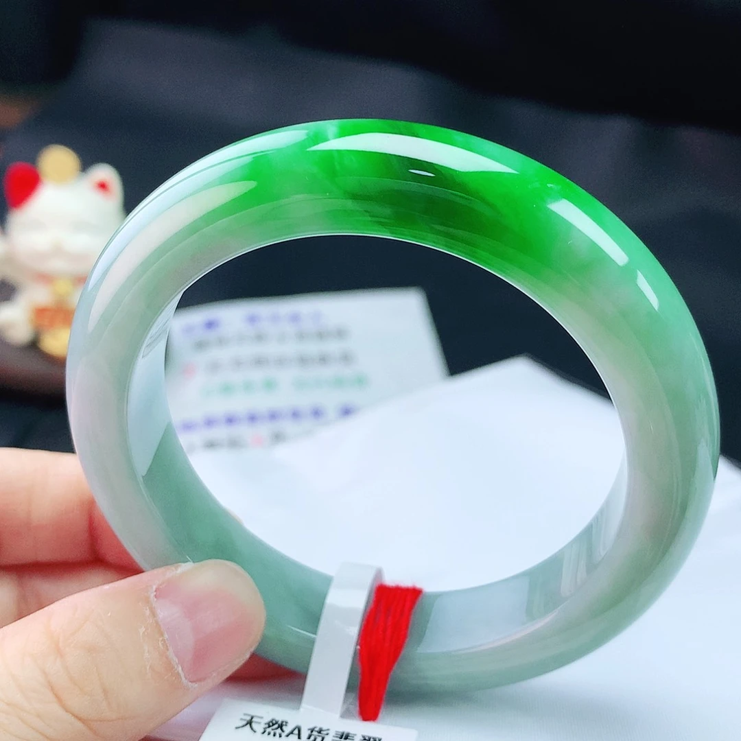 翡翠手镯未镶嵌58圈