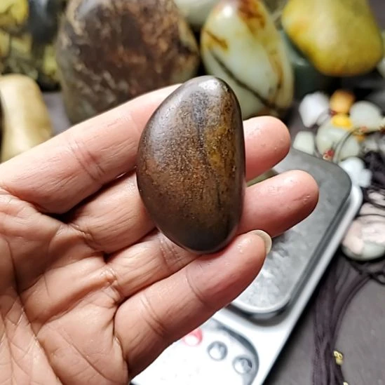 和田玉未镶嵌把件