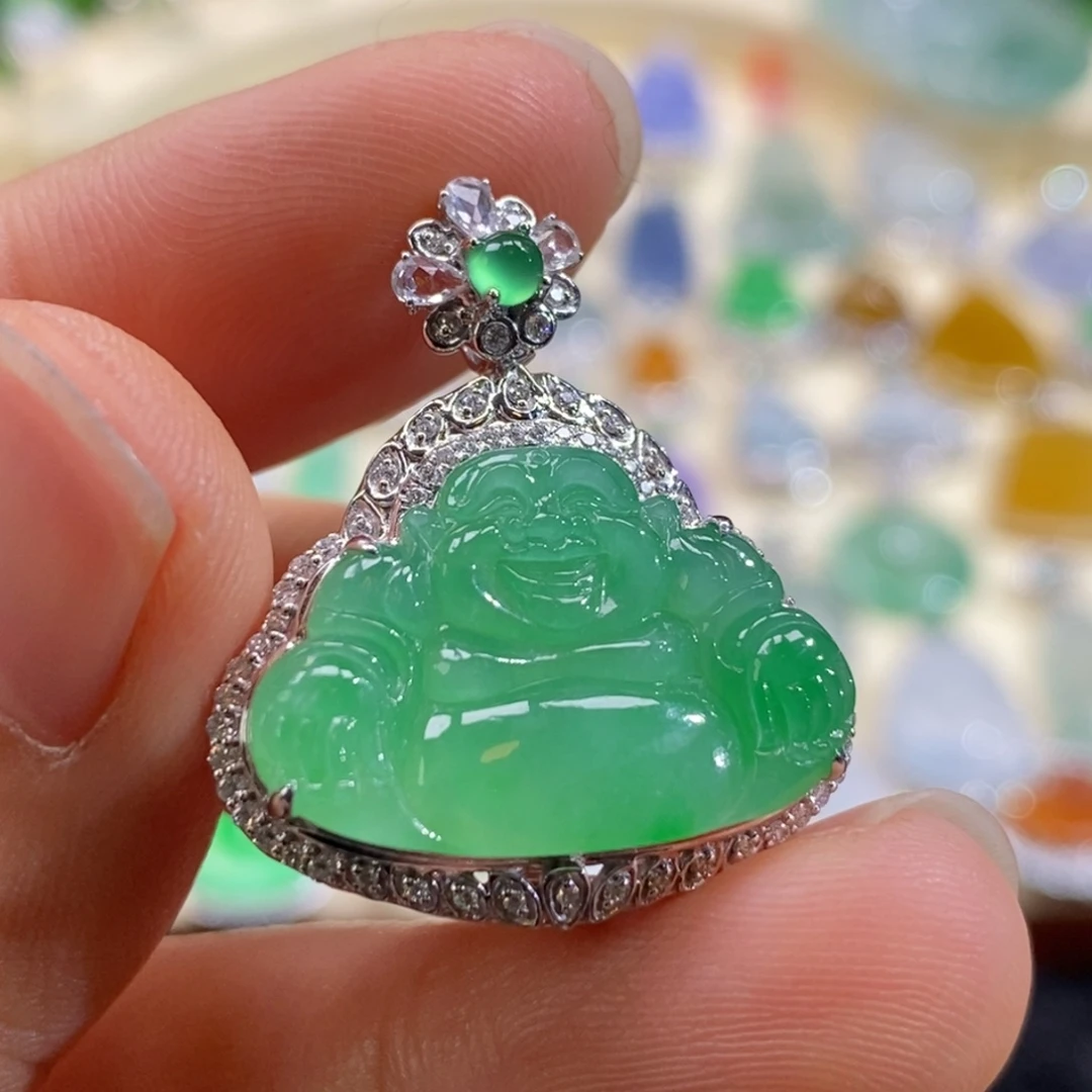 翡翠18K金镶嵌颈饰