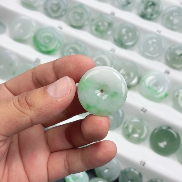 翡翠未镶嵌颈饰缅甸天然A货翡翠29.6-5.8