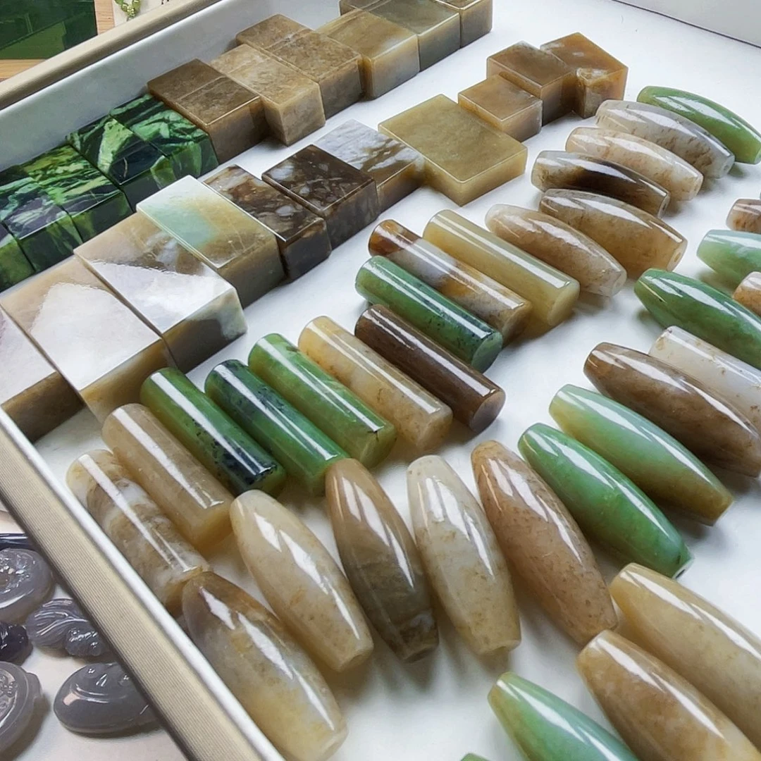 和田玉未镶嵌吊坠(不含链)多样性发1