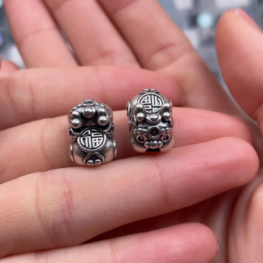 翡翠吊坠(赠链)未镶嵌?