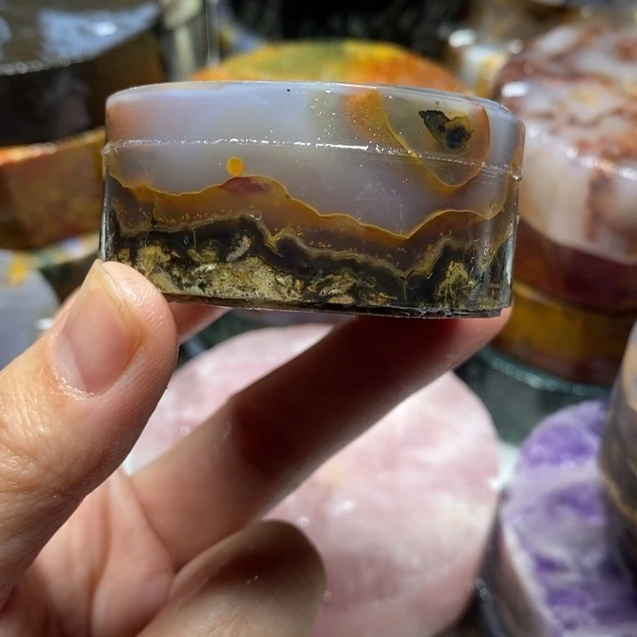 一***林定制玛瑙手把件抛光