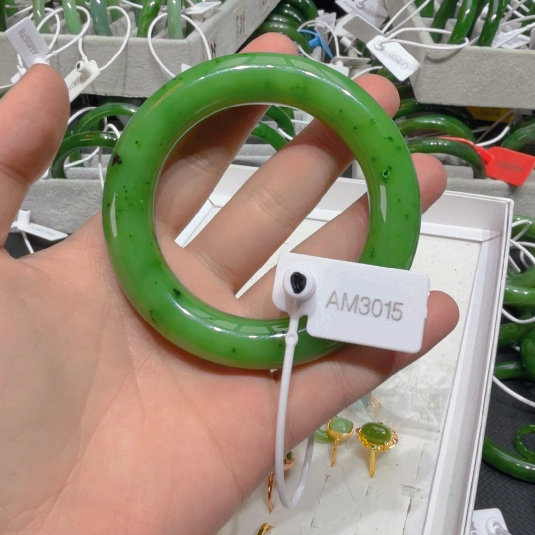 和田玉（碧玉）未镶嵌手镯