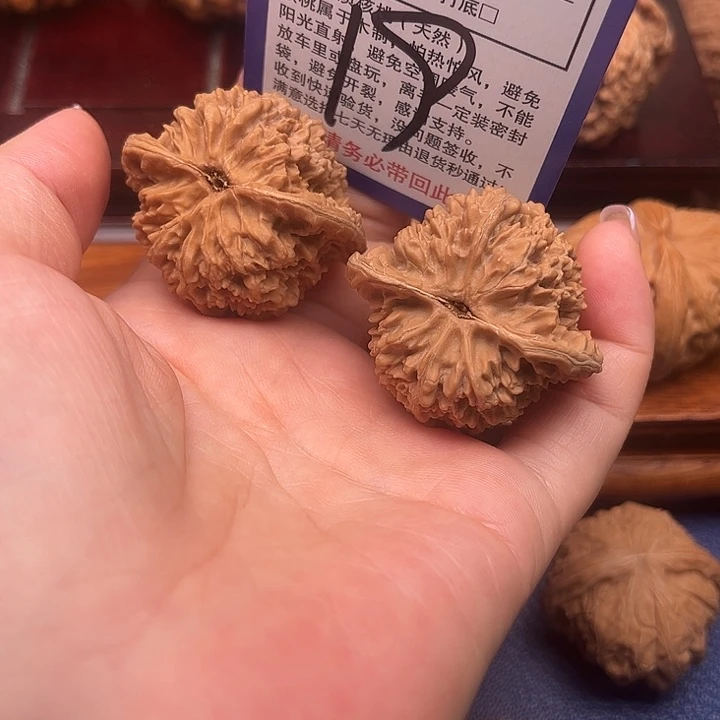 桃核吊坠麦**粑满天星狮子头40111