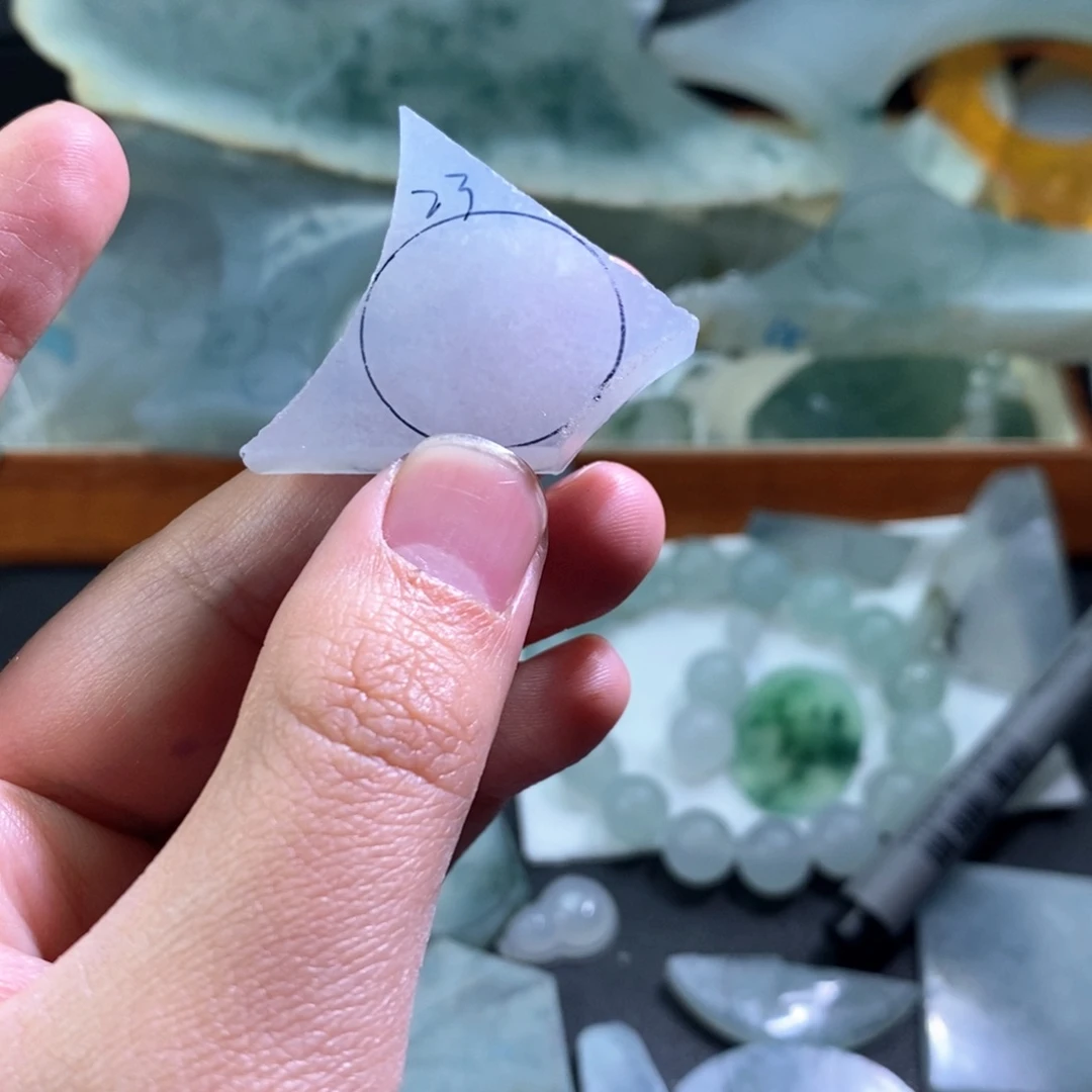 翡翠未镶嵌颈饰定制