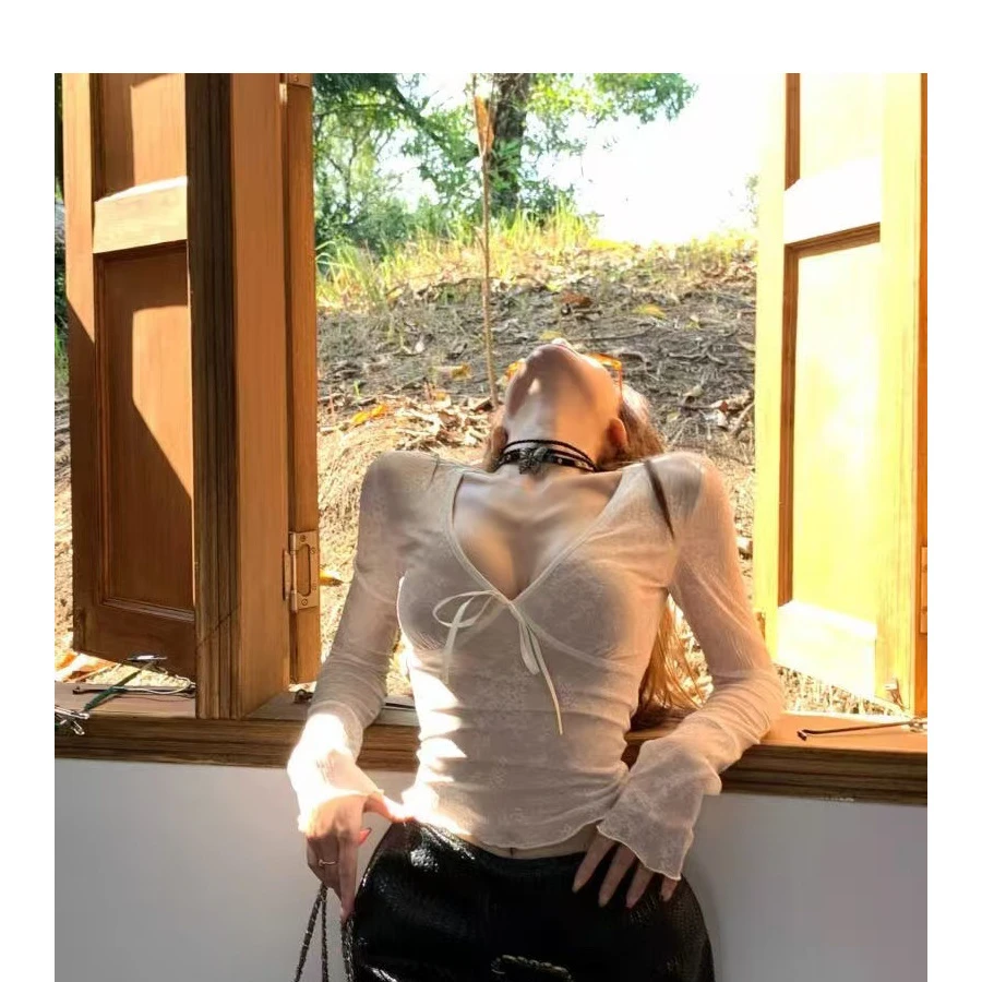 复古设计感V领蝴蝶结蕾丝衫女收腰显瘦上衣纯欲甜辣风绝美内搭T恤