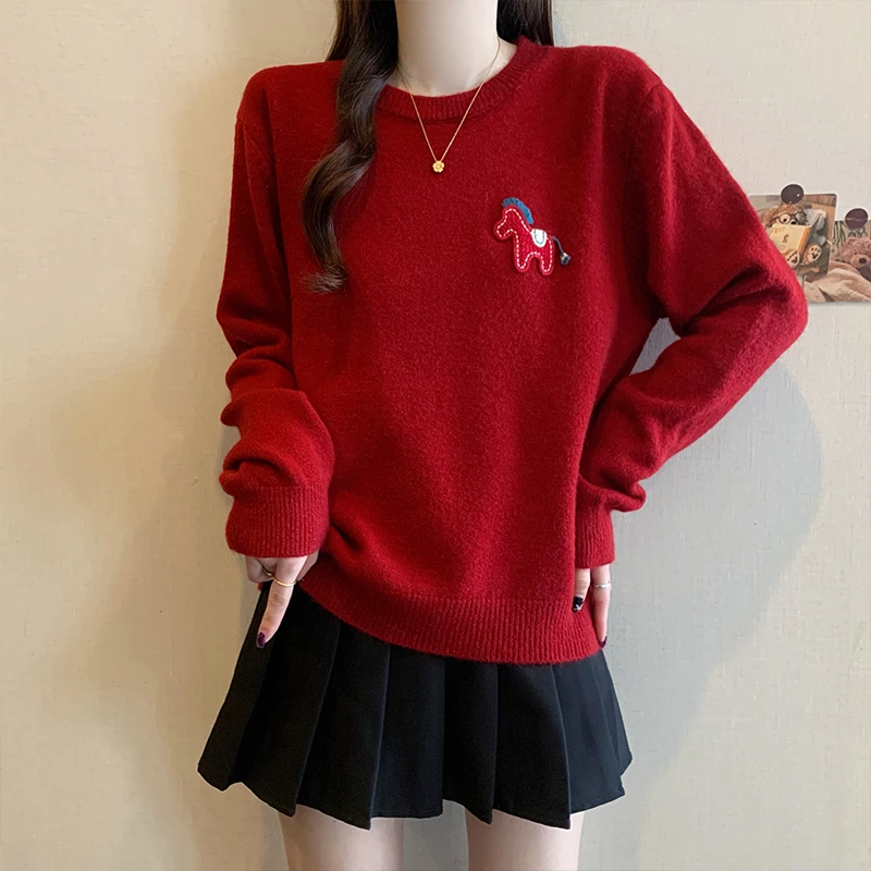 大码胖mm韩系时尚百搭上衣女秋冬慵懒风小马刺绣简约针织打底上衣