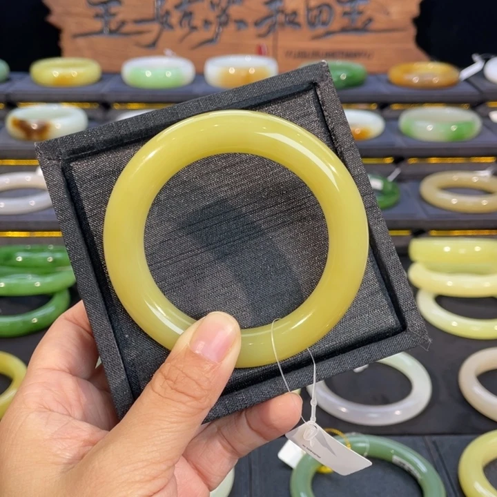 和田玉未镶嵌手镯-油膏！鸡油黄胖圆55