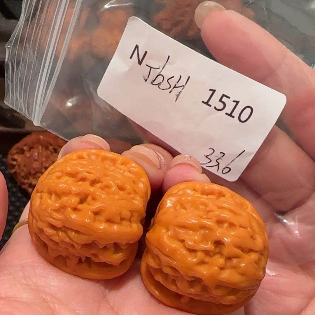 桃核把件祥**·白狮子33精品