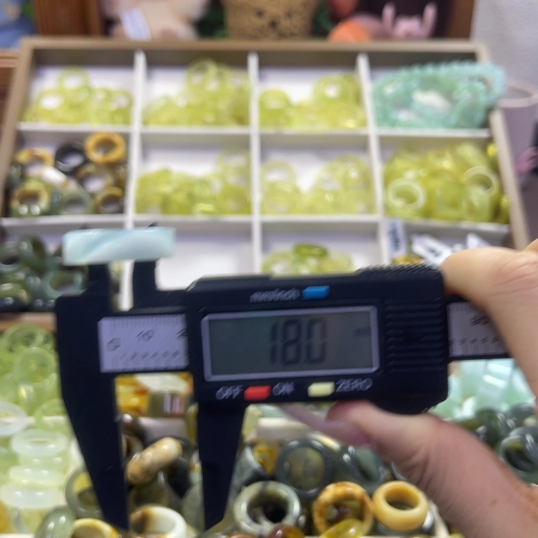 蛇纹石玉未镶嵌手镯66