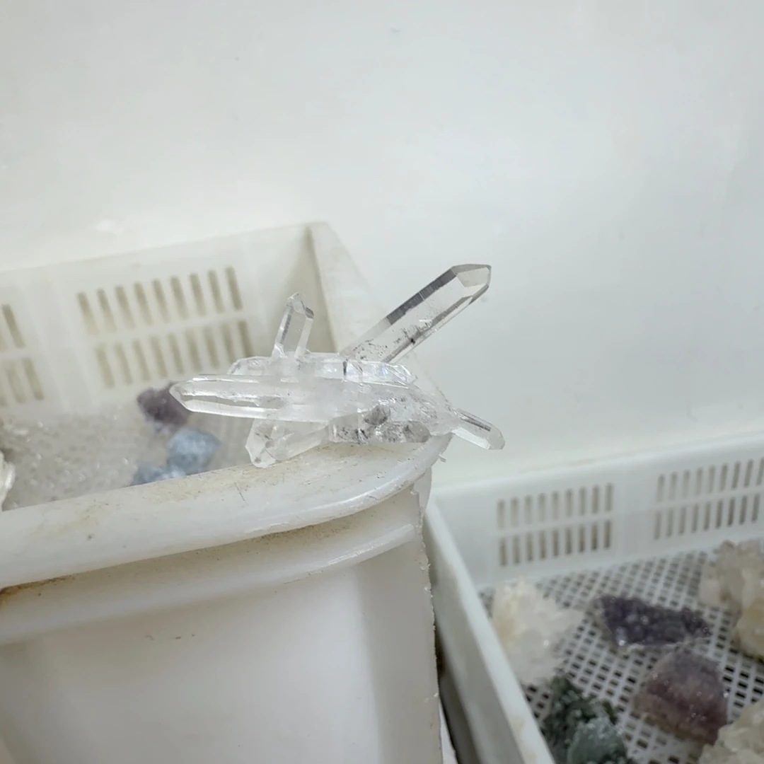 童***爽石材天然水晶摆件